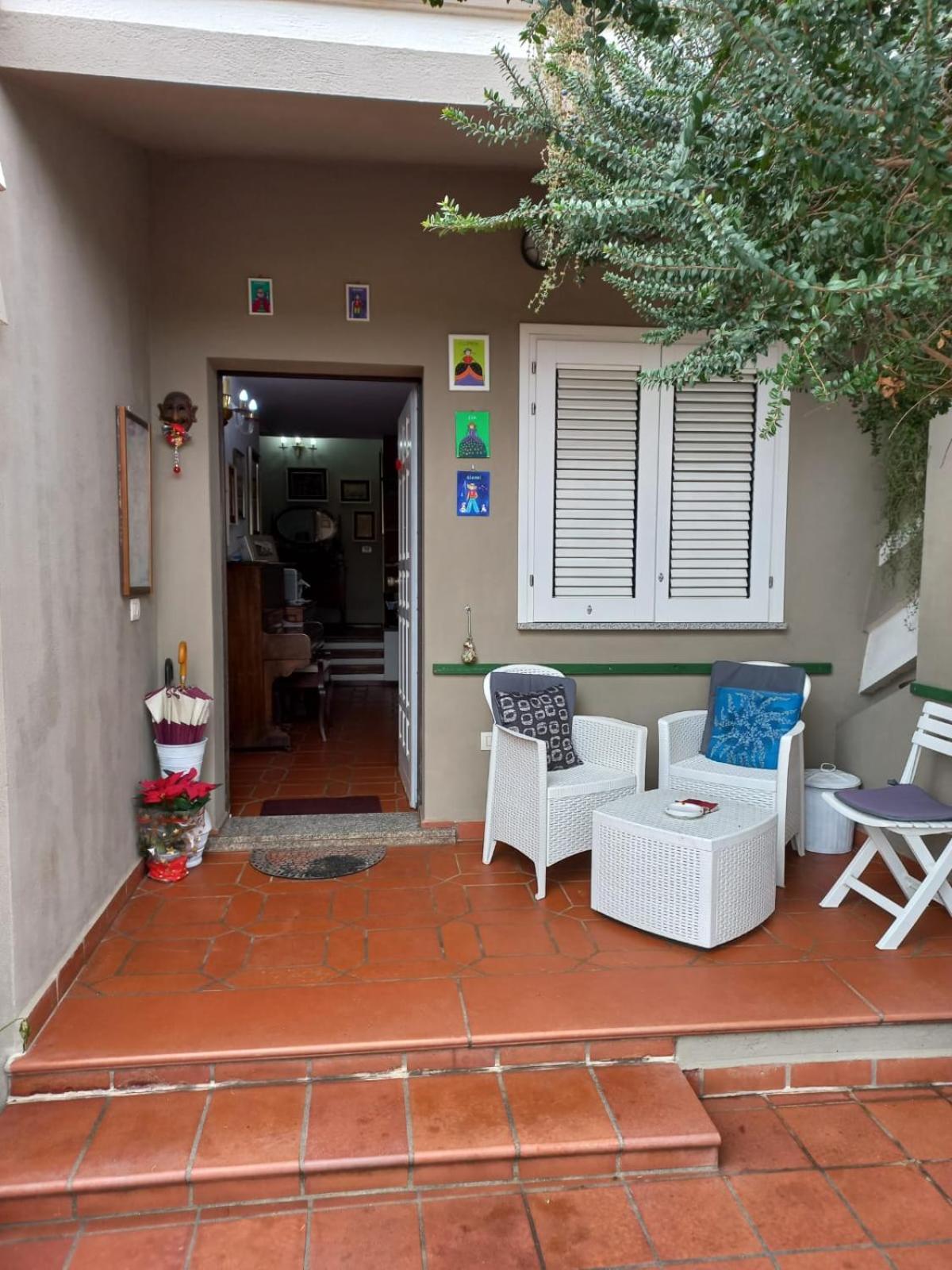 B&B Filomena Santa Giusta Buitenkant foto