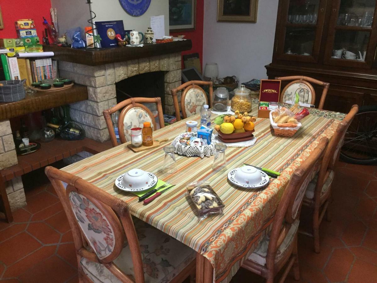 B&B Filomena Santa Giusta Buitenkant foto