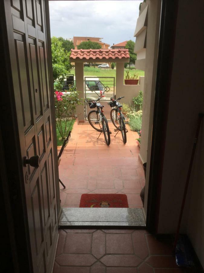 B&B Filomena Santa Giusta Buitenkant foto